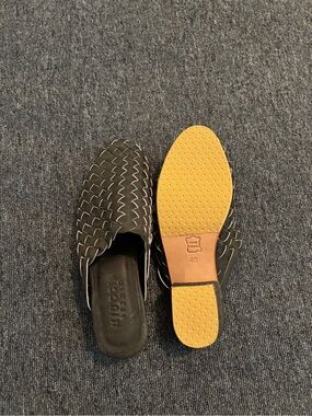 Woven Black Slip-On Women's Mule - Black